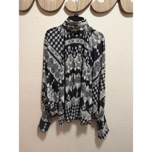Everleigh Black & White Blouse Size S